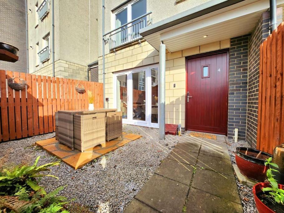 Modern 5 Bedroom Townhouse With Free Parking Glasgow Zewnętrze zdjęcie